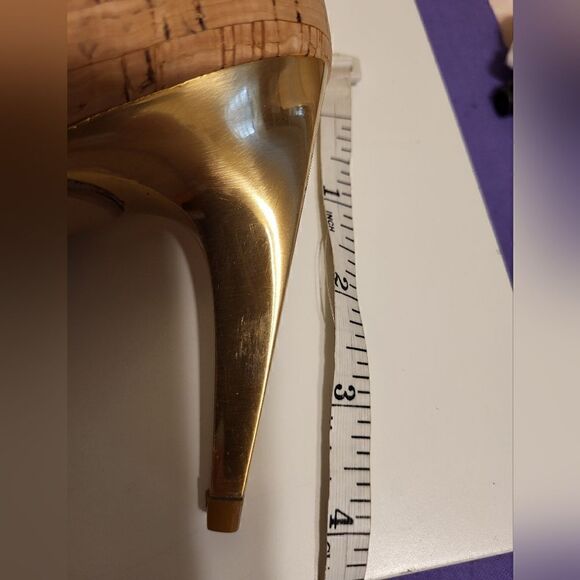 NIB Stuart Weitzman Cork Leather Peep Toe Curved Gold Heel Pumps sz.6.5 Ret $425 - Picture 12 of 14